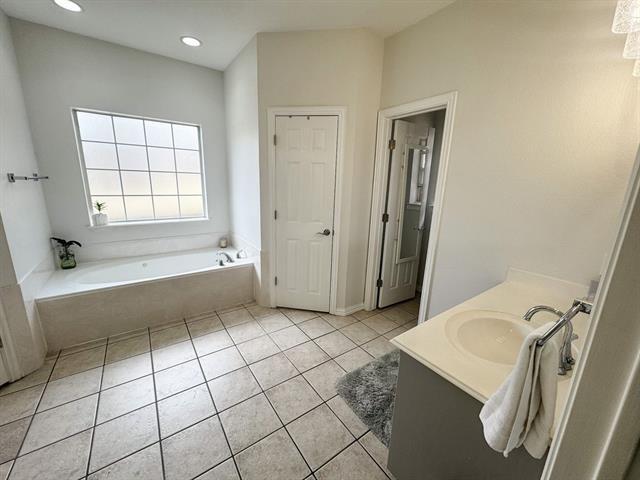 Building Photo - 802 John Thomas Dr