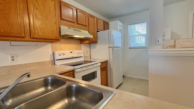 Building Photo - Island Condo Living!