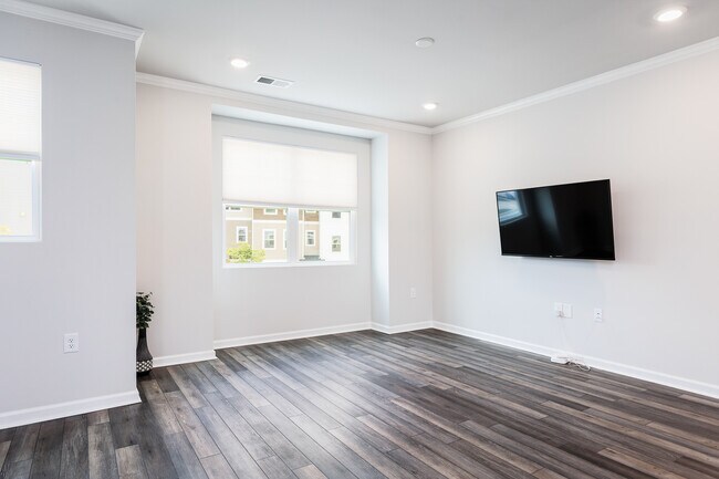Building Photo - 1106 Shoreside Dr