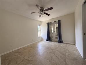 Building Photo - 790 SE Ablett Ln