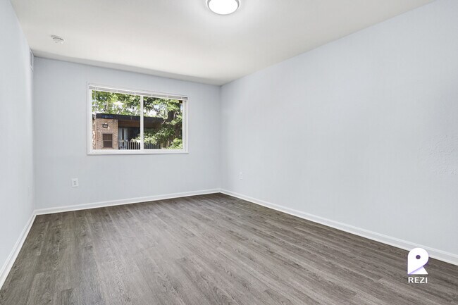 Building Photo - 6411 Hil-Mar Dr