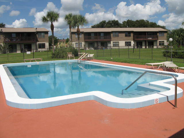 Building Photo - Island Condo Living!