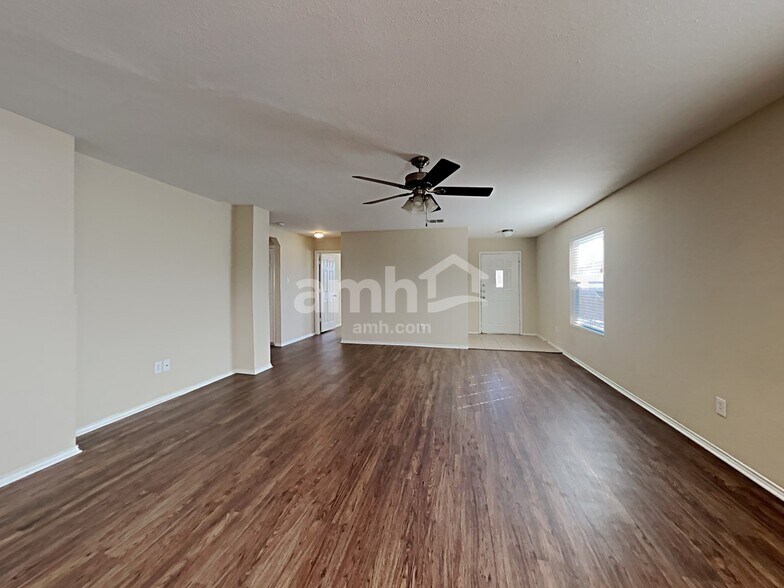 Building Photo - 3515 Longhorn Creek