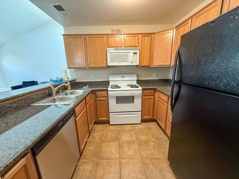 Building Photo - 3145 E Flamingo Rd