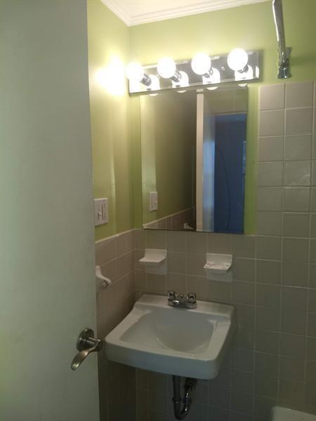 Building Photo - 300 W Peachtree St NW