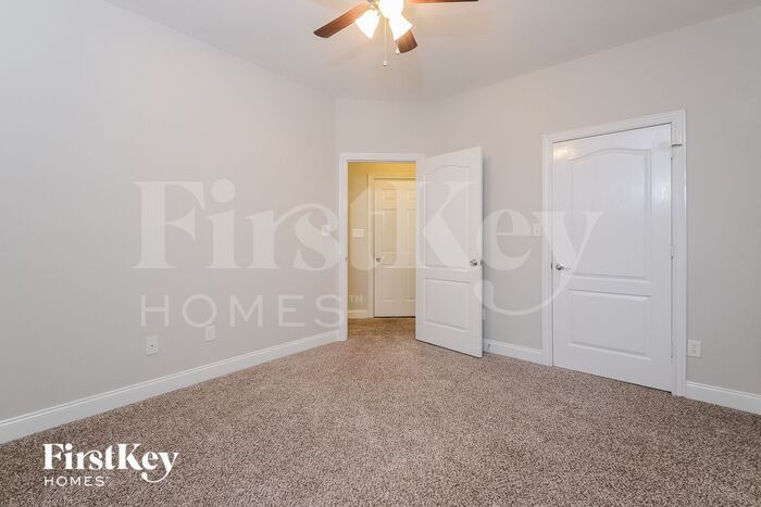 Building Photo - 230 Vineyard Ln