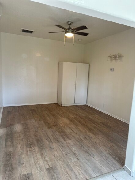 Building Photo - 1068 Pittsfield Ln