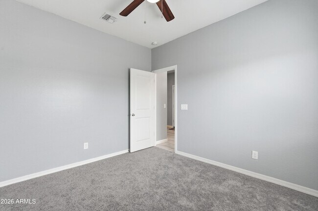 Building Photo - 1692 W Aztec Dr