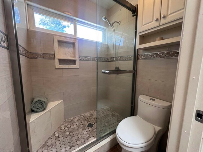 Building Photo - 1009 Murrieta Blvd