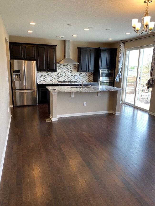 Building Photo - Lovely 4 Bedroom/3 Bathroom Erie Home - Available June!!