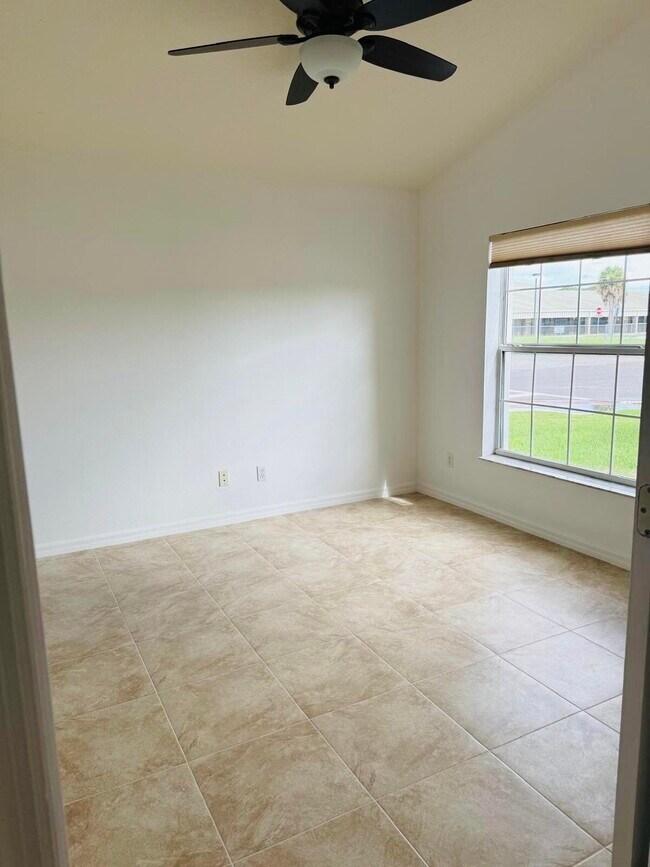 Building Photo - 207 Alcantarra St NW