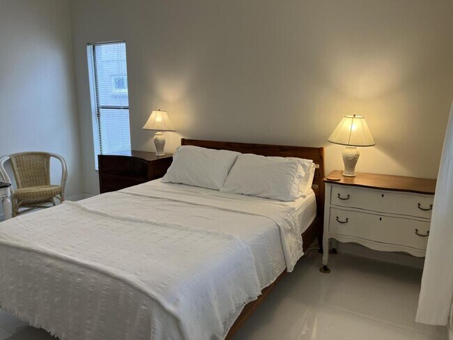 Building Photo - 13106 Dobree Pl