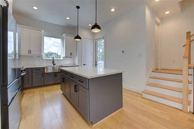 Building Photo - 10926 Fire Creek Dr