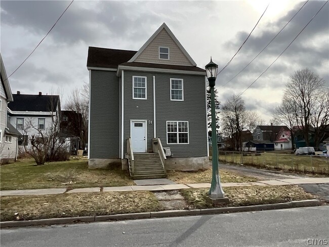 Building Photo - 222 Academy St