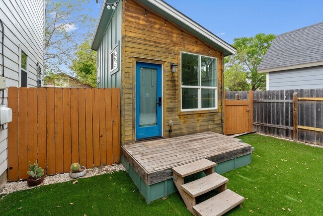 Building Photo - 7610 Bethune Ave