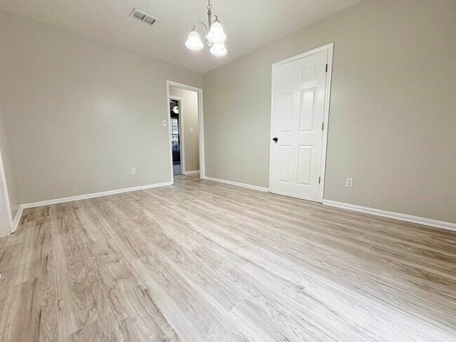 Building Photo - 1840 Devra Dr
