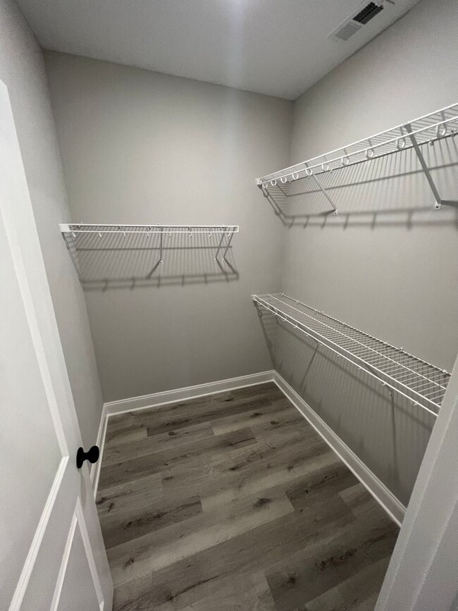 Building Photo - 1217 Shallowford St