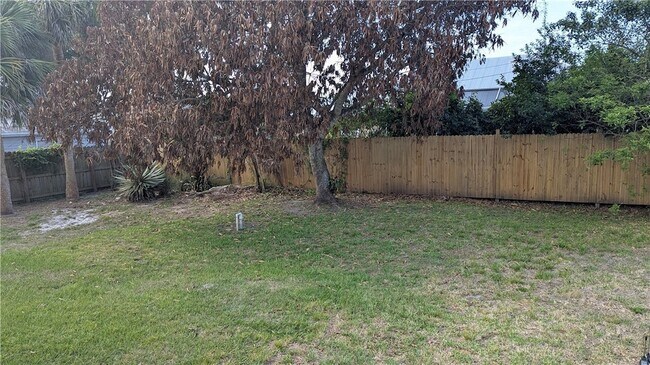 Building Photo - 795 Rolling Hill Dr