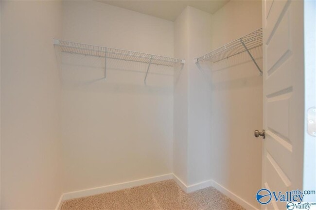 Building Photo - 403 Falls Pointe