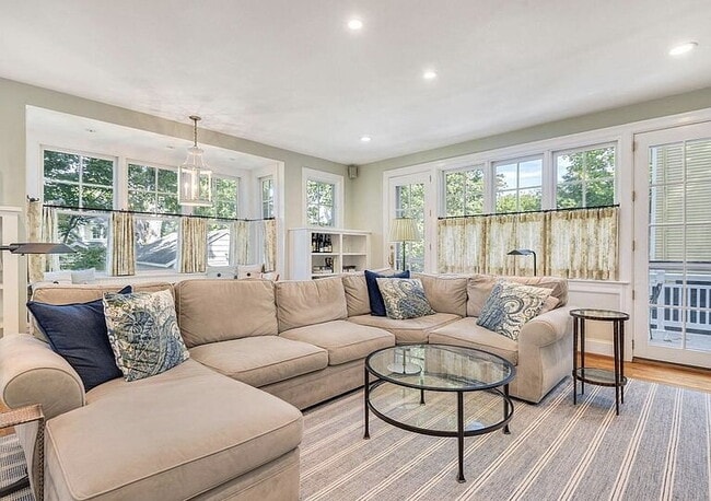 Building Photo - 3-Bed, 4-Bath Retreat in Chevy Chase!"