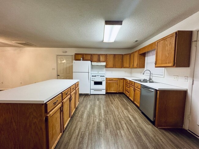 Building Photo - 169 Butterfield Cir