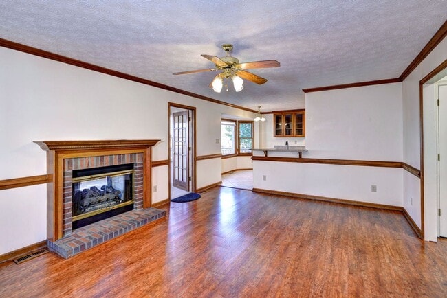 Building Photo - 411 Willards Way