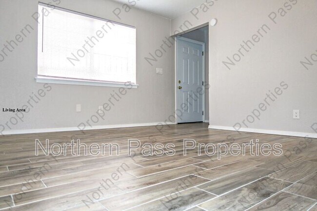 Building Photo - 5198 Viceroy Dr