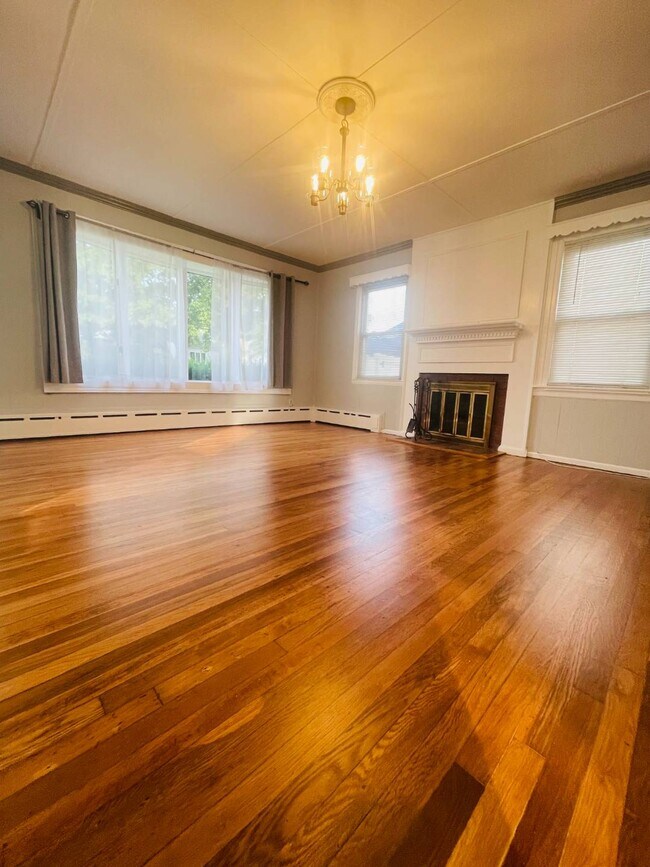 88 Beach Dr 88 Beach Dr Merrick NY 11566 Apartment Finder