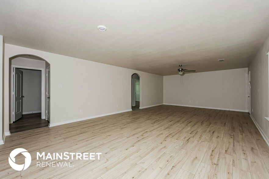 Building Photo - 122 Bluebonnet Dr