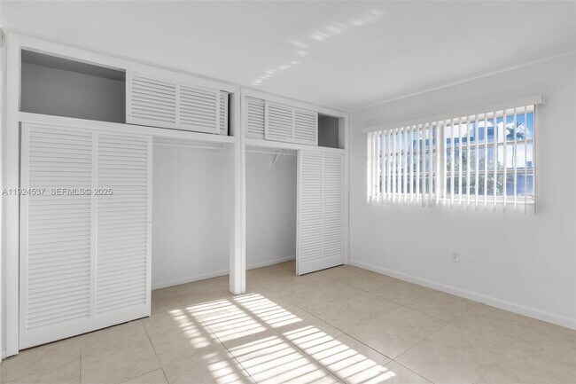 Building Photo - 7550 SW 82nd St