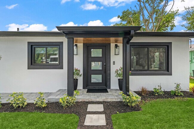 Building Photo - 115 Esther Dr