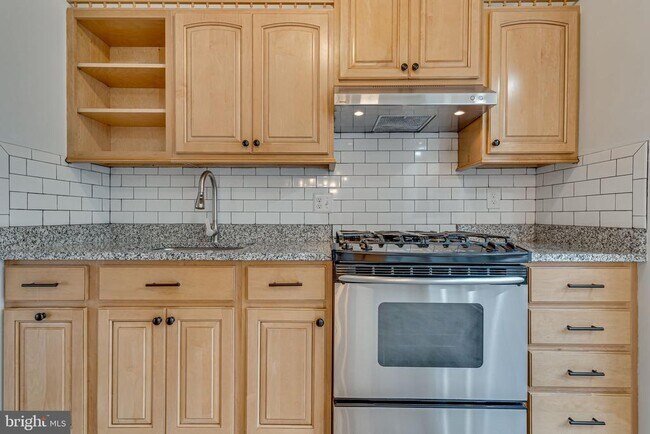 Building Photo - 4223 San Juan Dr