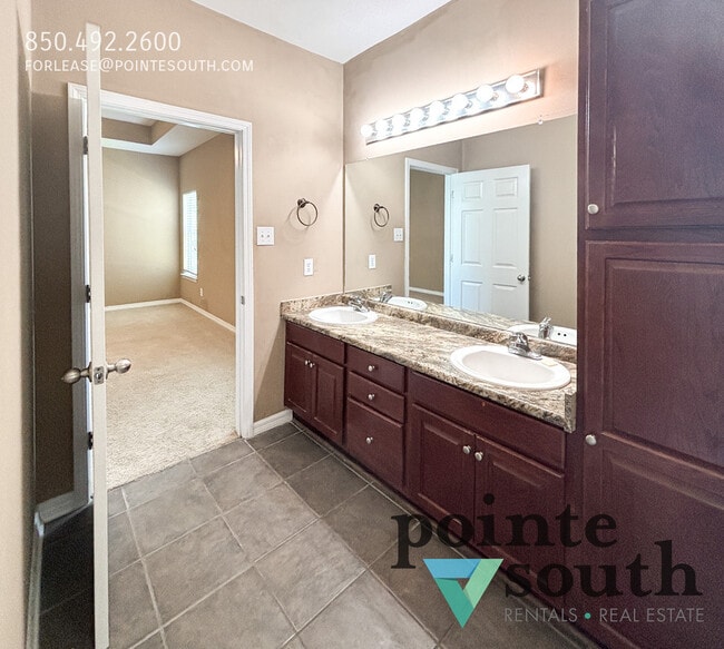 Building Photo - 29956 St Simon St