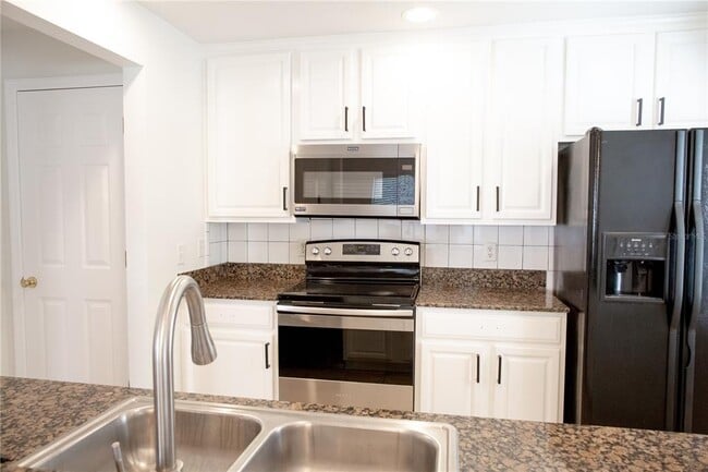 Building Photo - 9426 Charlesberg Dr