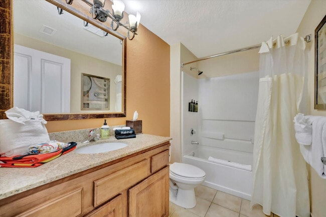 Building Photo - 12562 International Dr