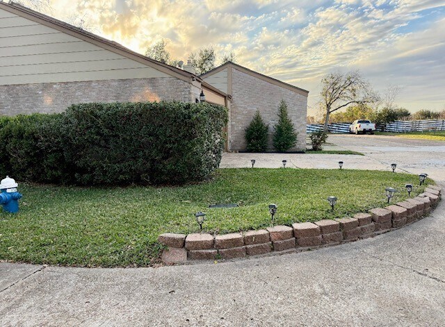 Building Photo - 14203 Briarsage Ct