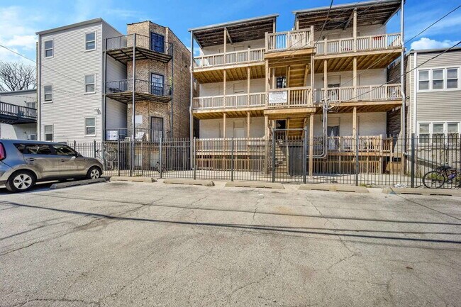 Building Photo - 3131 W Augusta Blvd