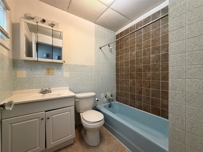 Building Photo - 330 E 3rd St