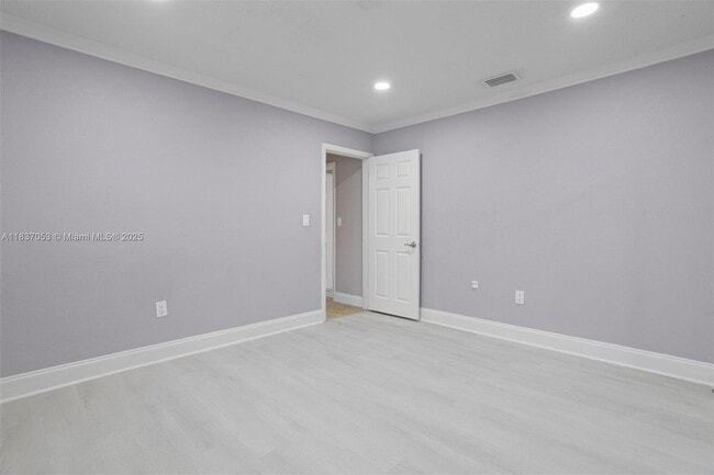 Building Photo - 3240 SW 69th Ave