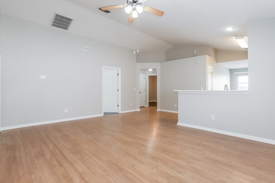 Building Photo - 2619 Golden Antler Ln