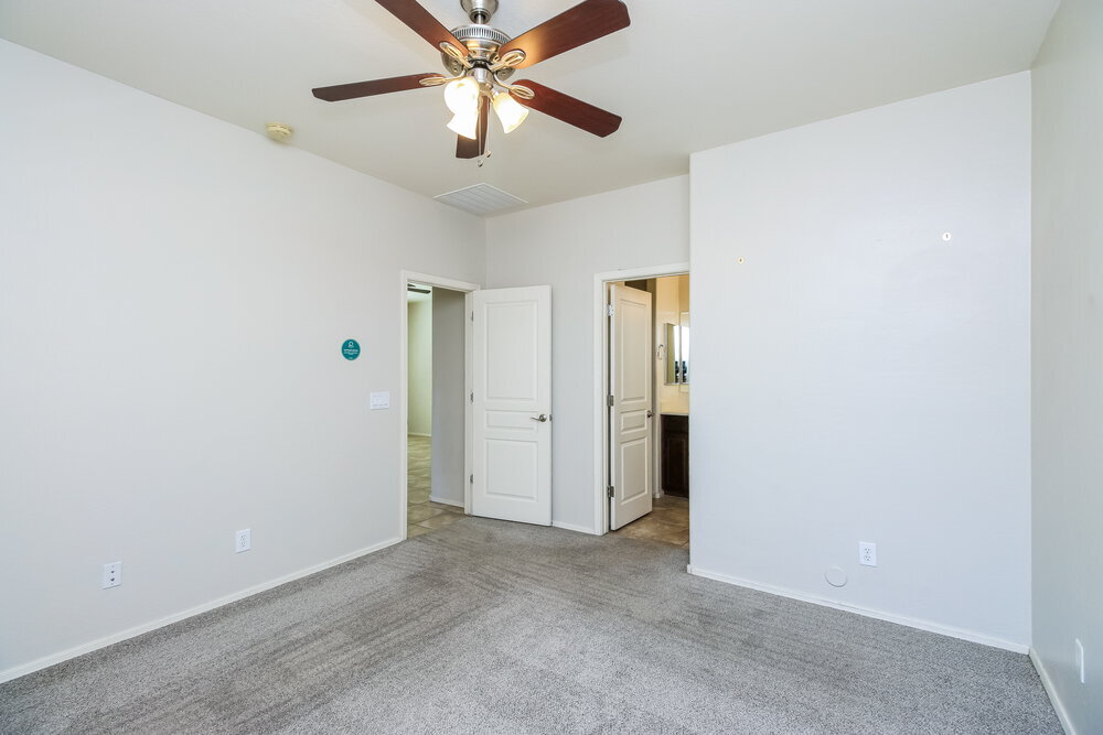 Building Photo - 4126 E Thunderheart Trail