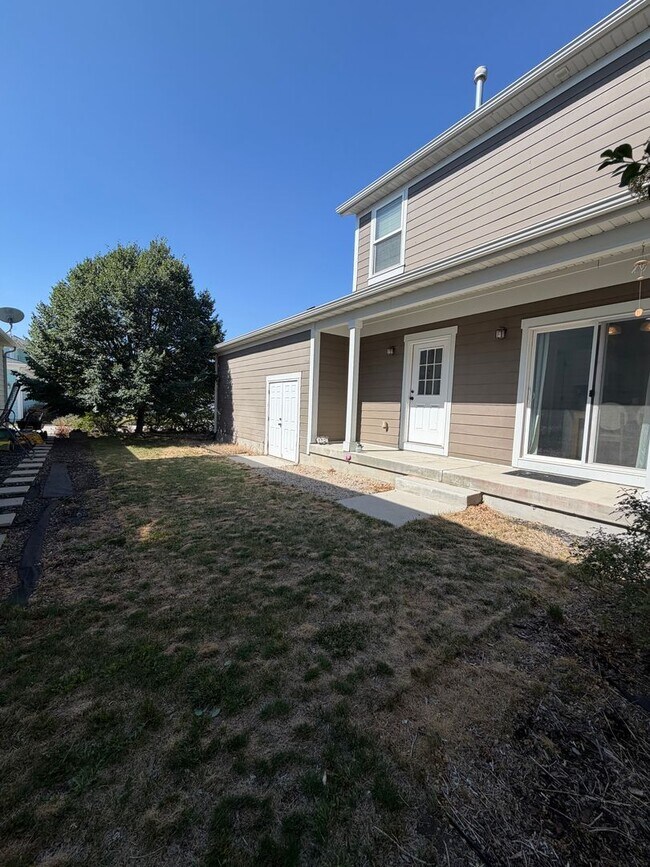 Building Photo - 4481 Iron Mountain Dr