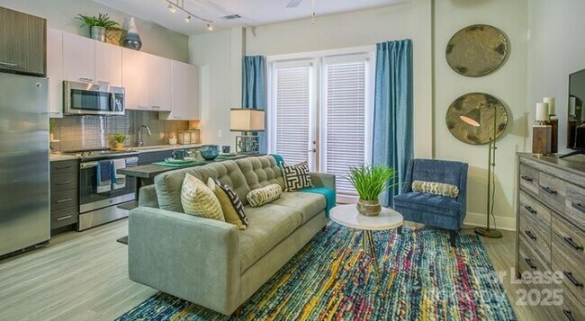 Building Photo - 606 Nc Music Factory Boulevard