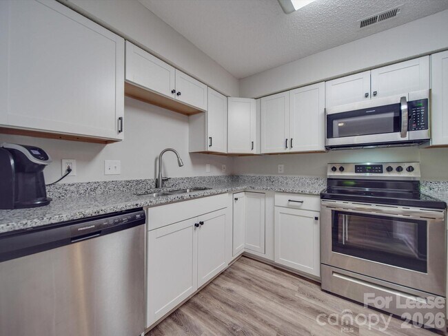 Building Photo - 1052 Churchill Downs Ct