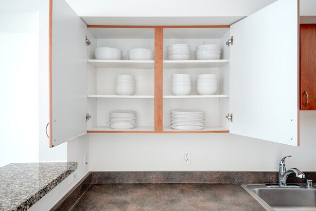 Building Photo - 10410 NE 2nd St