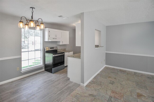 Building Photo - 12702 Gotham Dr