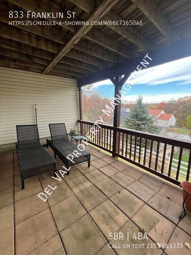 Building Photo - 833 Franklin St