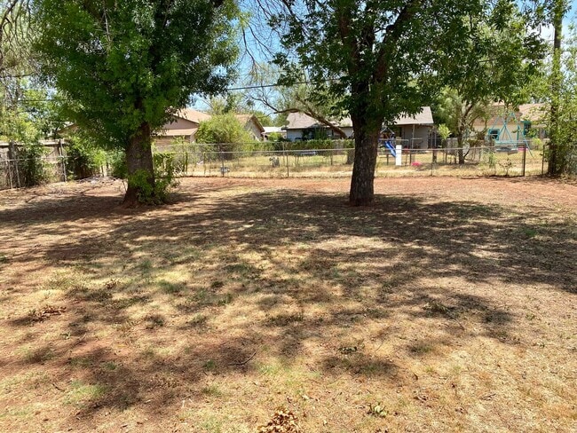 Building Photo - 3/1/1 Ready April 1