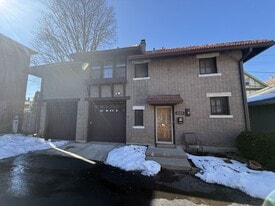 Building Photo - 2034 N Delaware St