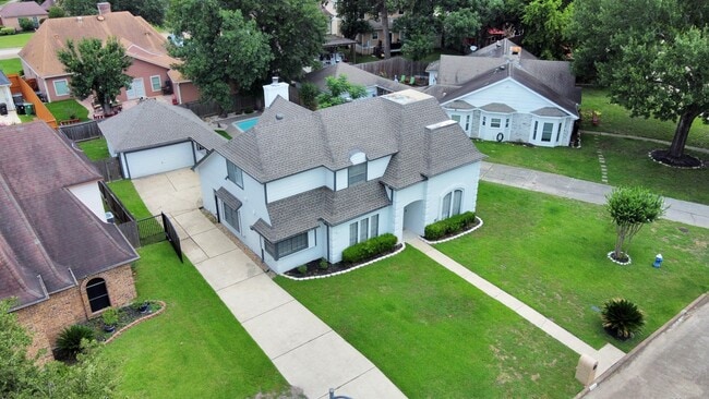 Building Photo - 5310 Oak Cove Dr